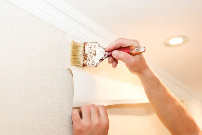 Pose de papier peint à Montfey — revêtements muraux et toiles de verre
